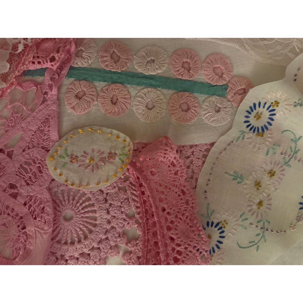 Slow Stitch Misc lot Pink Fabric Lace Button Junk Journal Kit vintage - Picture 4 of 8